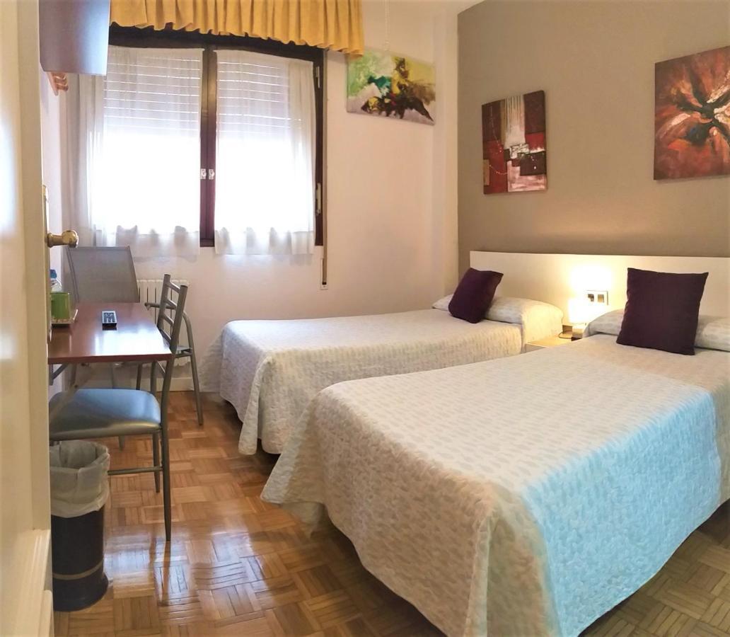 Alojamientos Pamplona Ngoại thất bức ảnh