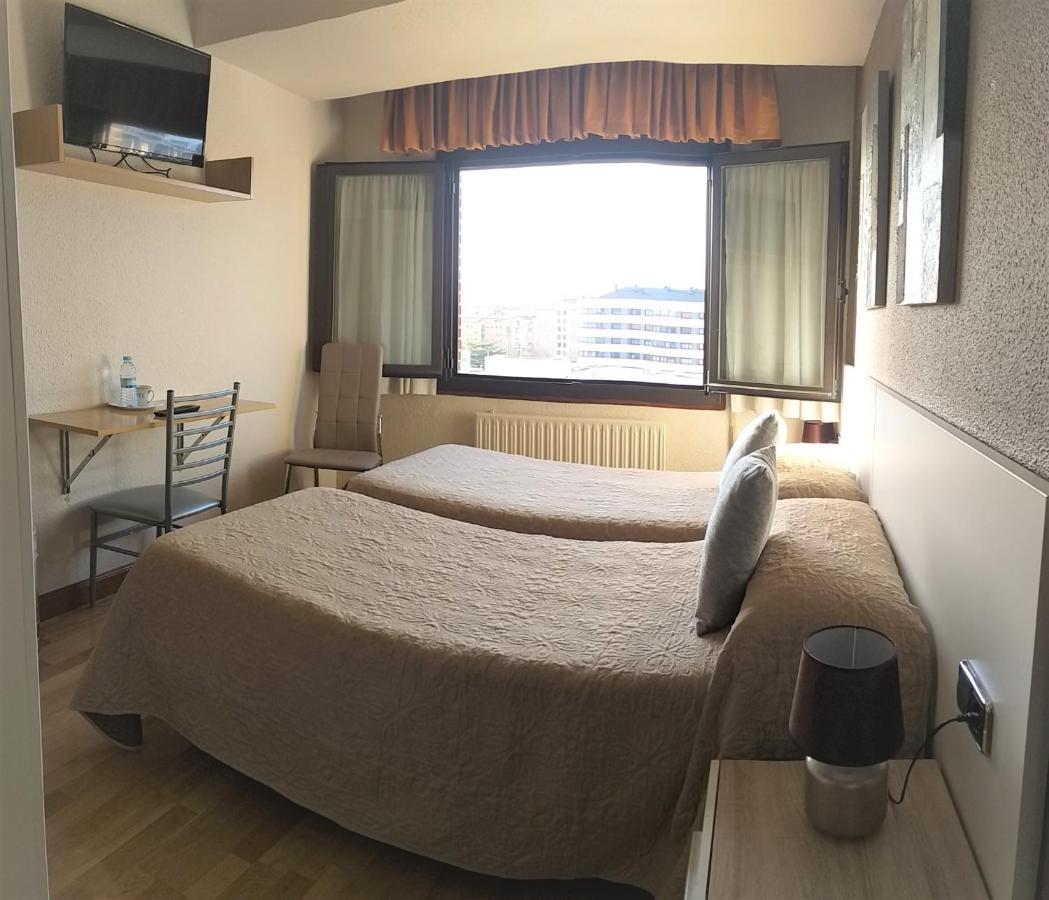 Alojamientos Pamplona Ngoại thất bức ảnh
