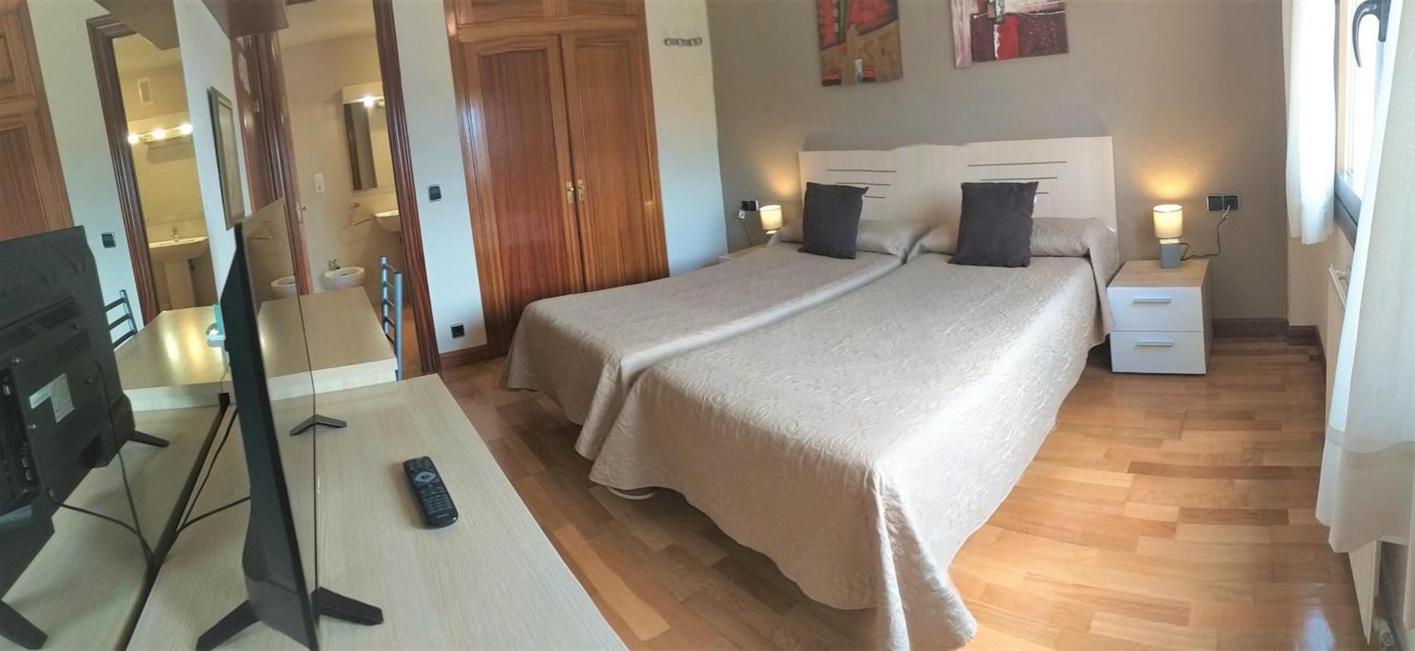 Alojamientos Pamplona Ngoại thất bức ảnh