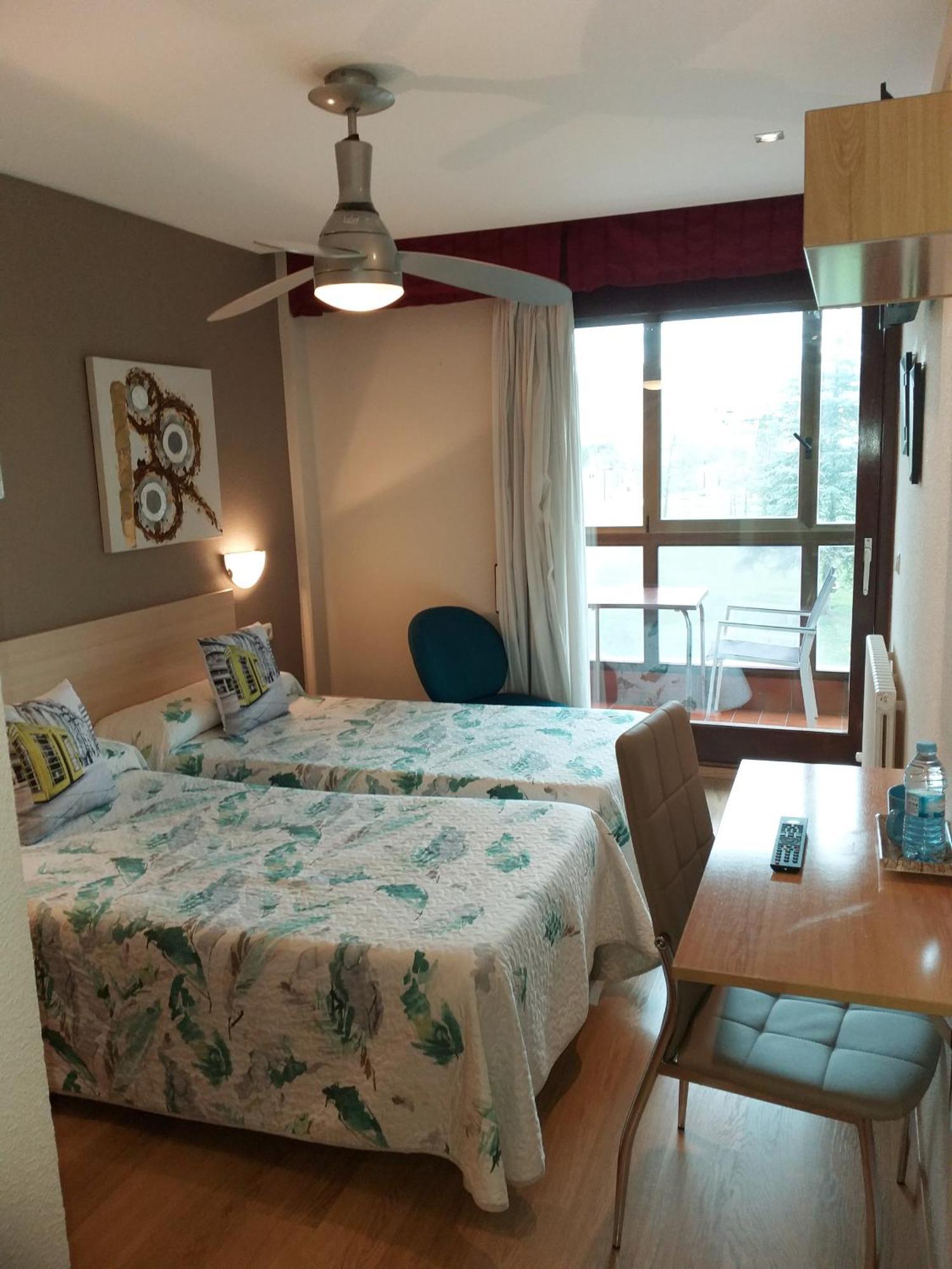 Alojamientos Pamplona Ngoại thất bức ảnh